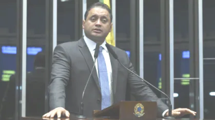 Polícia Federal aponta senador como”‘sustentáculo político” de esquema no INSS.