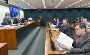 Relator promete para a próxima semana parecer sobre Piso Salarial de funcionários de Escolas.