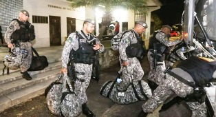 Membros do Comando Vermelho foram presos esta semana no Rio de Janeiro.