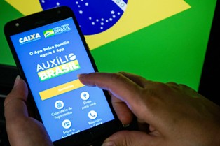 Caixa Econômica paga Bolsa Família (Auxilio Brasil) a beneficiários com NIS de final 6.