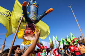 Repressão no Irã aumenta e D. Trump diz que EUA estão “prontos para ajudar” manifestantes.