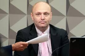 Alexandre Moraes autoriza progressão de Delgatti para o regime semiaberto.