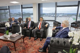 STF e Congresso fecham acordo para regra de transição sobre Penduricalhos.