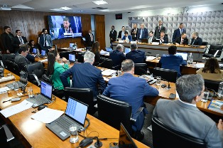 CPMI do INSS ouve ex-noiva de Vorcaro e presidente da Dataprev.