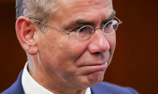 Troca de advogado de Daniel Vorcaro sinaliza possível delação premiada.