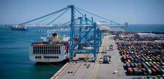 Balança Comercial brasileira em superávit mais baixo para Março desde 2020.