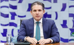 Mais assistencialismo: Motta quer votar nesta semana financiamento mínimo para assistência social no Brasil.