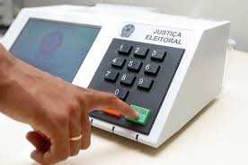 Eleitor tem um mês para regularizar pendências e ficar apto a votar .