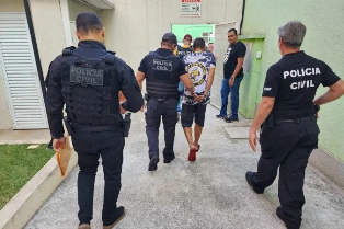 Polícia Civil e Ministério Público de São Paulo fazem operação contra o PCC.