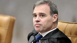 André Mendonça autorizou transferência de ex-presidente do BRB para Papudinha.