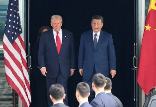 Trump visita Xi Jinping na China em meio ao atoleiro da guerra no Irã.