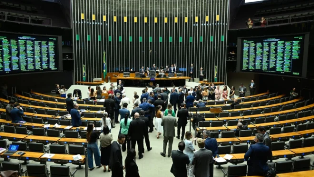Congresso derrubou quatro vetos à LDO de 2026 e libera repasses a Municípios.