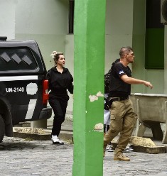 Flávio Dino negou pedido de soltura de Deolane Bezerra