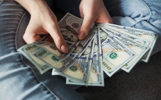 Bolsa de Valores teve pior mês desde 2023, e dólar sobe 1,82% em Maio!