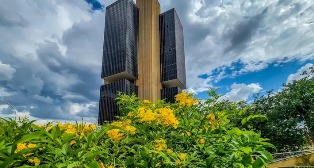 BC diz que brasileiros sacaram em Abril R$ 482,8 milhões “esquecidos” em bancos.