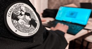 Polícia Federal apreende celulares para coibir violência infantojuvenil na internet.