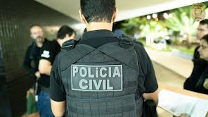 Operação da Polícia Civil investiga descontos em benefícios do Distrito Federal.