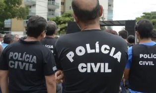 Deputado do Rio de Janeiro é alvo de Operação da Polícia Civil por suspeita de vínculo com facção.