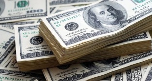 Ontem o Dólar superou R$ 5,20, e Bolsa caiu.