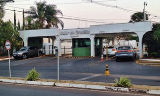 Mais um ato do ditador de toga: Moraes suspende visitas a Bolsonaro na prisão domiciliar.