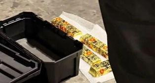 Bolívia apreendeu ouro ilegal em jatinho de empresário brasileiro.