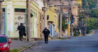 Polícia Militar do Rio de Janeiro prende 13 em Ação contra Comando Vermelho e 4 morreram.