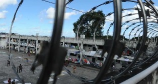 Presídios combatem entrada de itens proibidos para grupos terroristas.