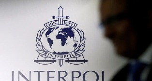 Homem é preso no Rio de Janeiro ao desembarcar de voo procedente da Espanha .