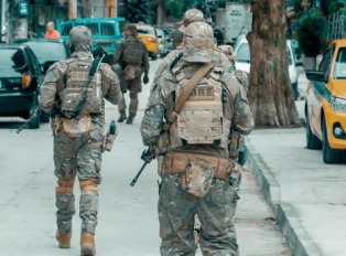 Polícia Civil do Rio faz Operações para prender dezenas de integrantes do Comando Vermelho.