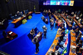 CRE monitora com atenção relações entre Brasil e EUA, diz Nelsinho Trad em Nota.