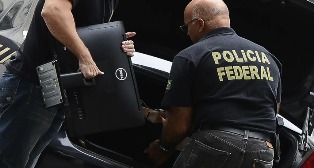 Polícia Federal investiga senador Weverton Rocha do PDT por desvios no INSS.