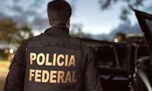 Polícia Federal apreendeu 100 kg de droga que iriam para o Complexo do Alemão.