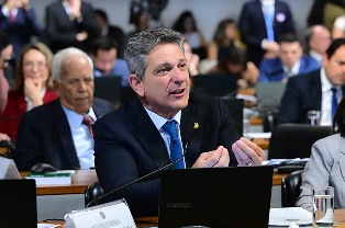 CCJ do Senado aprovou texto-base da PEC da Segurança Pública.