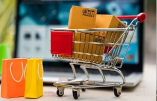 Isenção da “taxa das blusinhas” criada pelo próprio governo para compras até US$ 50 foi sancionada.