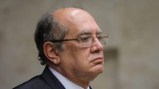 Manobra de Gilmar Mendes que sugere adiar sessão sobre conduta de Alexandre de Moraes.