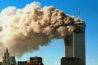 Depois de 25 anos, imagens do Atentado do 11 de Setembro ainda chocam o mundo.