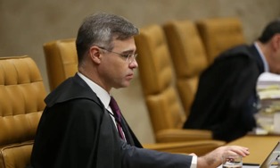 André Mendonça tirou sigilo de quase 40 processos no STF e expõe envolvidos.
