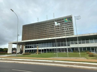Tribunal de Contas do DF bloqueou até R$ 2,7 bilhões de ex-dirigentes do BRB/Caso Master.