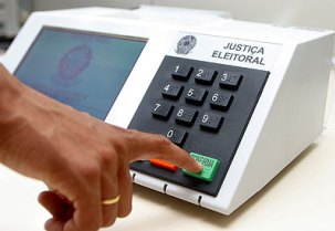 Eleitores escolherão dois senadores neste ano. Saiba como votar.