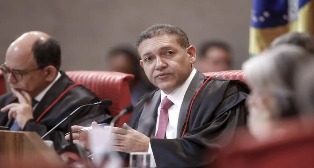 Presidente do TSE Nunes Marques reclama de interferência em decisões daquela Corte.