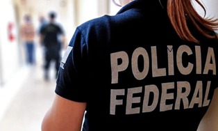 Polícia Federal faz Operação contra fraudes no Registro de armas de colecionadores.