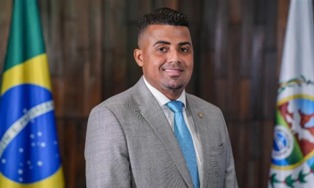Ex-deputado estadual no Rio de Janeiro vira réu por envolvimento com Comando Vermelho.