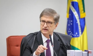 PGR não vê abuso de André Mendonça em investigação contra Alexandre de Moraes.
