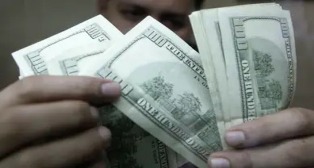 Ontem o Dólar subiu novamente 0,74% e bateu nos de R$ 5,03.